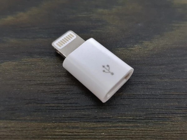 Micro-USB adapter - iPhone